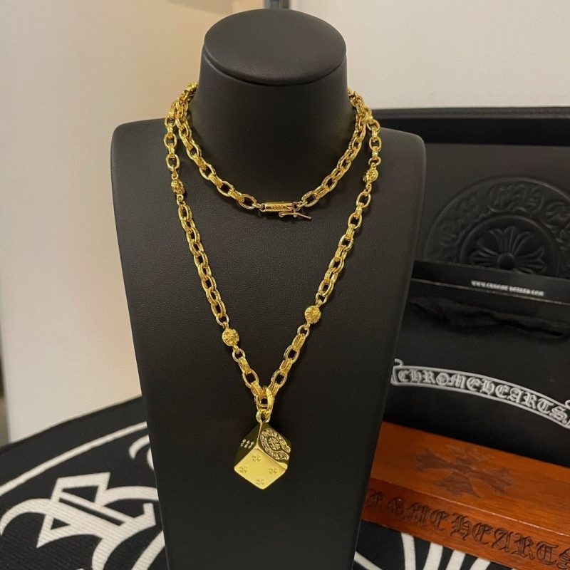 Ch*0me He**ts necklaces
